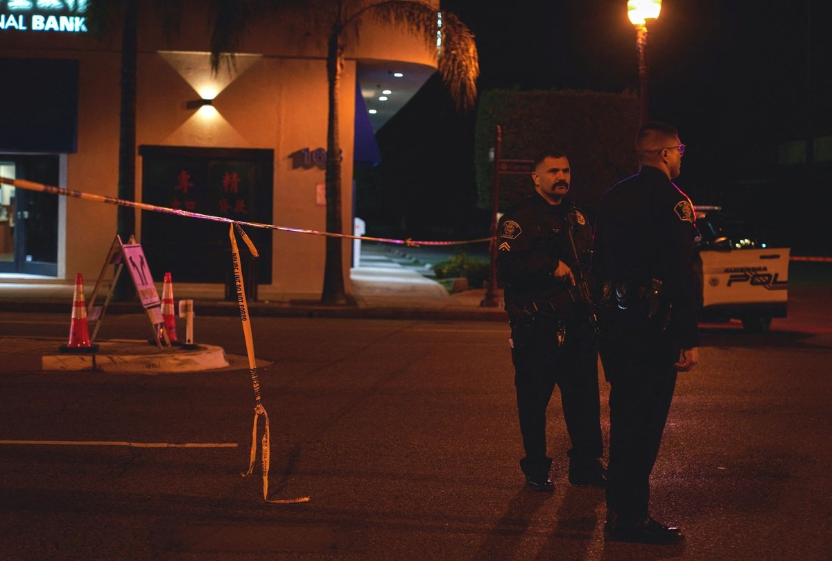 Police respond to a shooting with multiple casualties in the Monterey Park area of Los Angeles, California, U.S. January 22, 2023. REUTERS/Allison Dinner