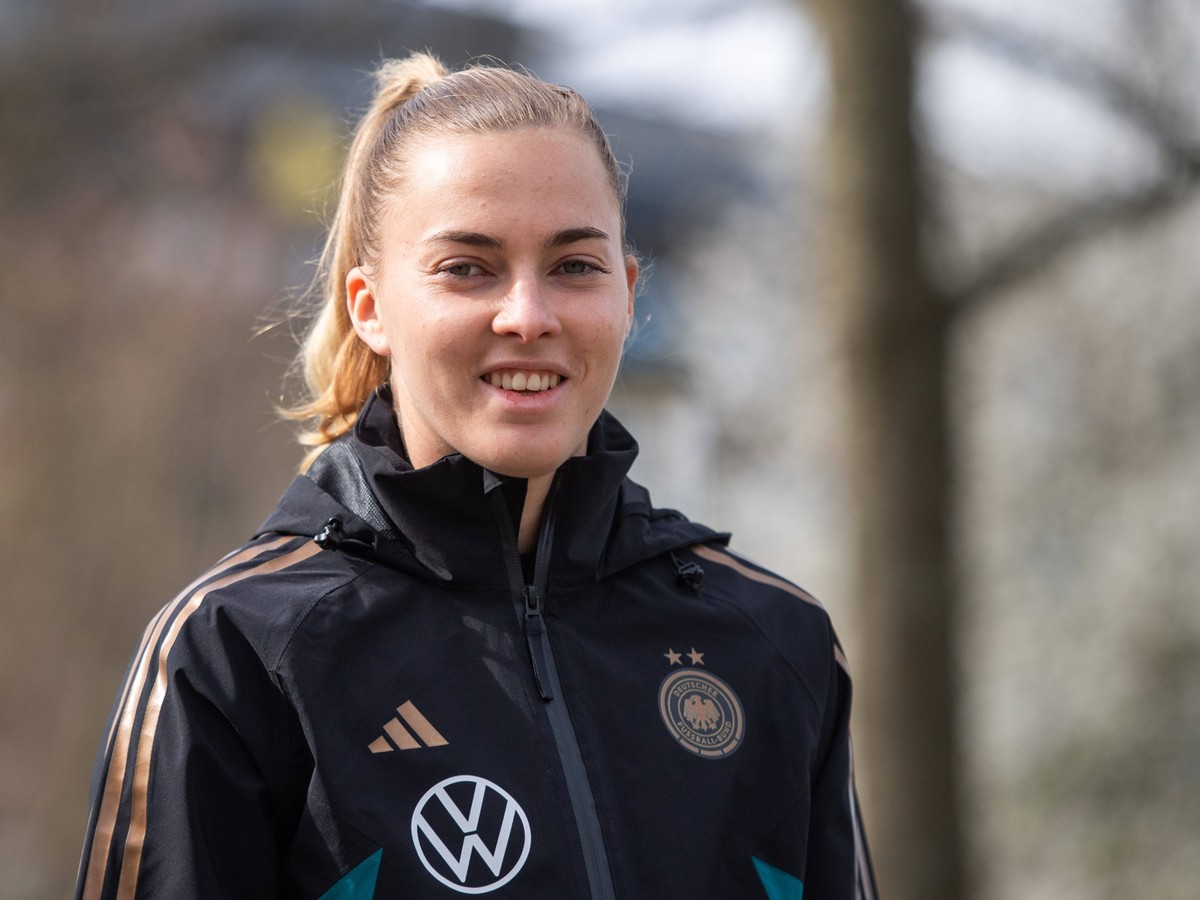Laura Freigang Deutschland, 10, AUT, Training DFB Frauen Nationalmannschaft Deutschland, UEFA Womens Euro 2025 Qualifikation, Lehrgang in Hagenberg Oesterreich, 03.04.2024 Felicitas Rauch Deutschland ...