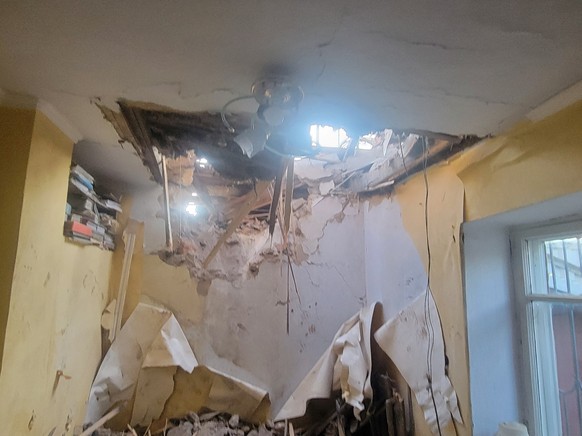 Edifício danificado após ataque russo em Odessa, Ucrânia
18/7/2023 PServiço de Imprensa do Comando Operacional Sul das Forças Armadas Ucranianas/Divulgação via REUTERS