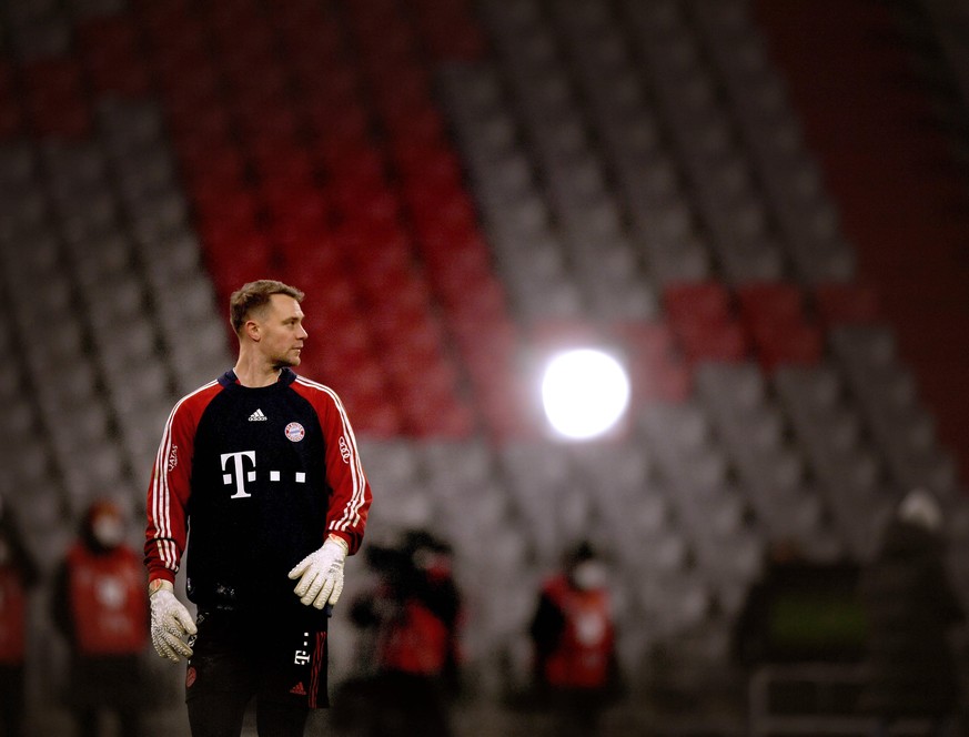 Manuel Neuer hat sich mit dem Corona-Virus infiziert. Er ist einer von neun Bayern-Stars, die sich aktuell in Quarantäne befinden.