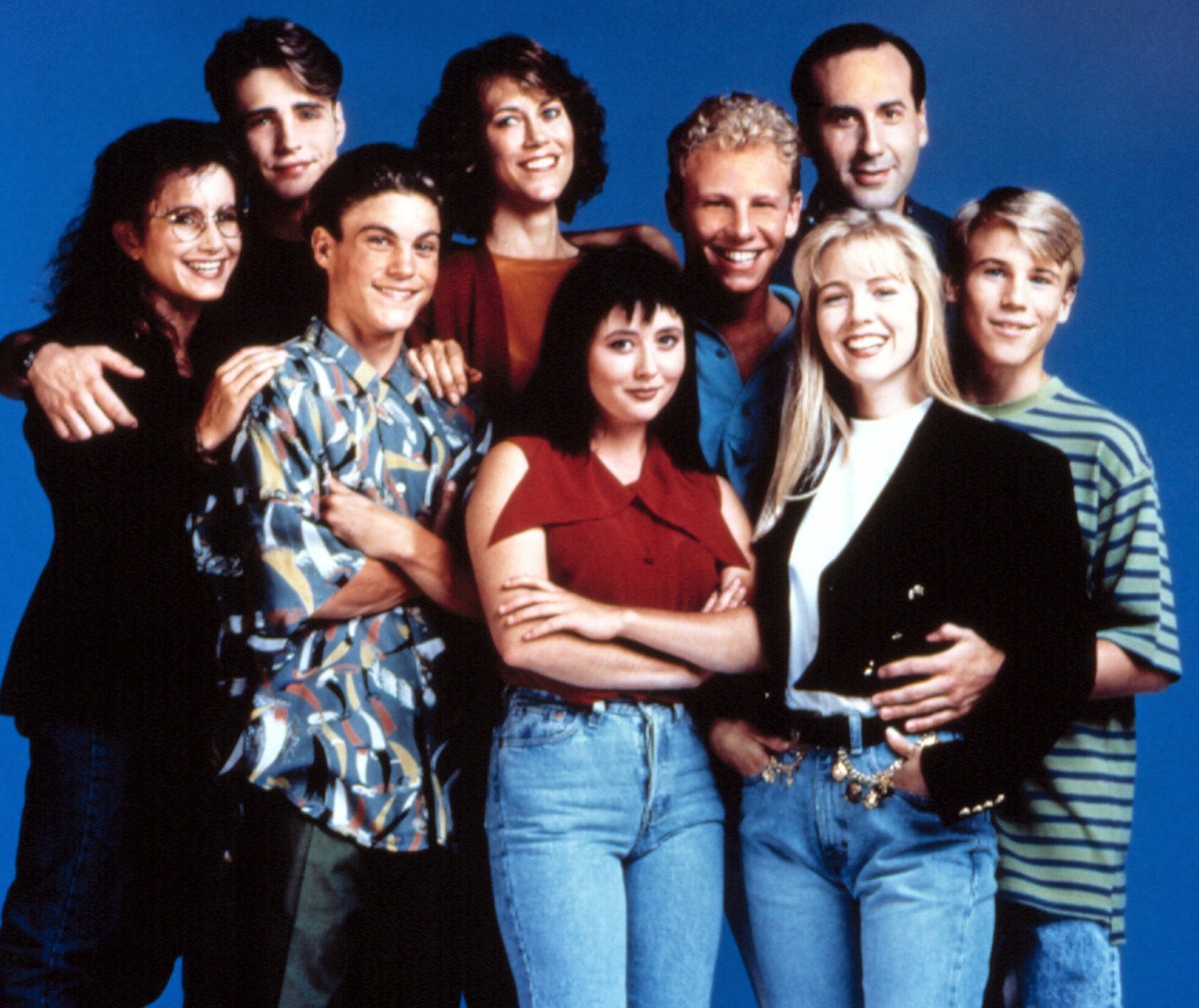 BEVERLY HILLS, 90210, Gabrielle Carteris, Jason Priestley, Brian Austin Green, Carol Potter, Shannen Doherty, Ian Ziering, Jennie Garth, James Eckhouse, Douglas Emerson, Season 1, 1990, 1990-2000, cSp ...