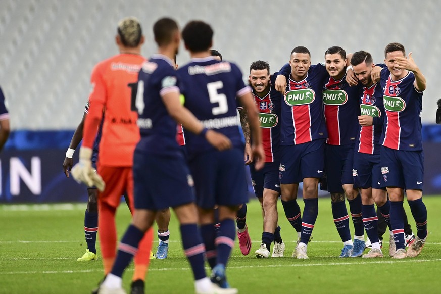 Joie des joueurs du PSG en fin de match Kylian Mbappe PSG Alessandro Florenzi PSG Mauro Icardi PSG Pablo Sarabia PSG Ander Herrera PSG FOOTBALL : Finale de la Coupe de France - Monaco vs PSG - 19/05/2 ...