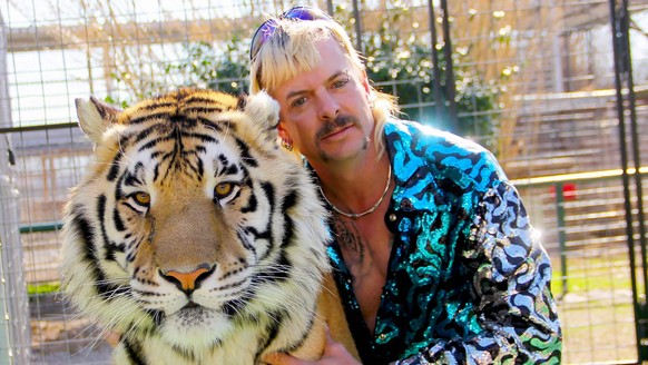 Joe Exotic, Tiger King: Murder, Mayhem, and Madness 2020 Credit: Netflix / The Hollywood Archive Los Angeles CA PUBLICATIONxINxGERxSUIxAUTxONLY Copyright: xNETFLIXx 33990003THA