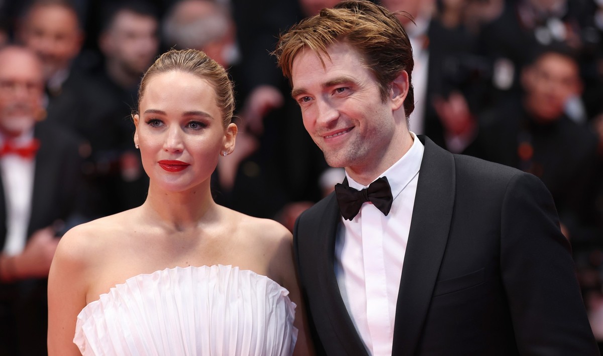 CANNES, FRANCE - MAY 17: Jennifer Lawrence and Robert Pattinson attend the &quot;Die My Love&quot; red carpet at the 78th annual Cannes Film Festival at Palais des Festivals on May 17, 2025 in Cannes, ...