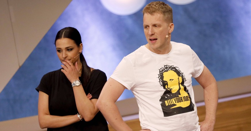 Entertainer Oliver Pocher mit Ehefrau Amira Pocher in der RTL-Live-Show Pocher vs. Wendler - Schluss mit lustig in den NOBEO Studios. Nach ihrer Hochzeit 2019 gaben beide im August 2023 ihre Trennung  ...