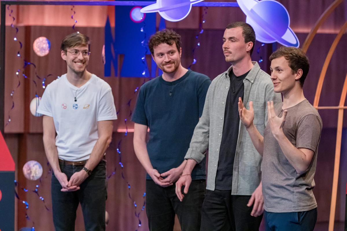 V.l.: Felix Noller, Jean Ochel, Tilman Wiewinner und Simon Senkl aus Berlin präsentieren mit _Aumio&quot; einen digitalen Coach für Kinder psychischen Problemen. Sie erhoffen sich ein Investment von 1 ...