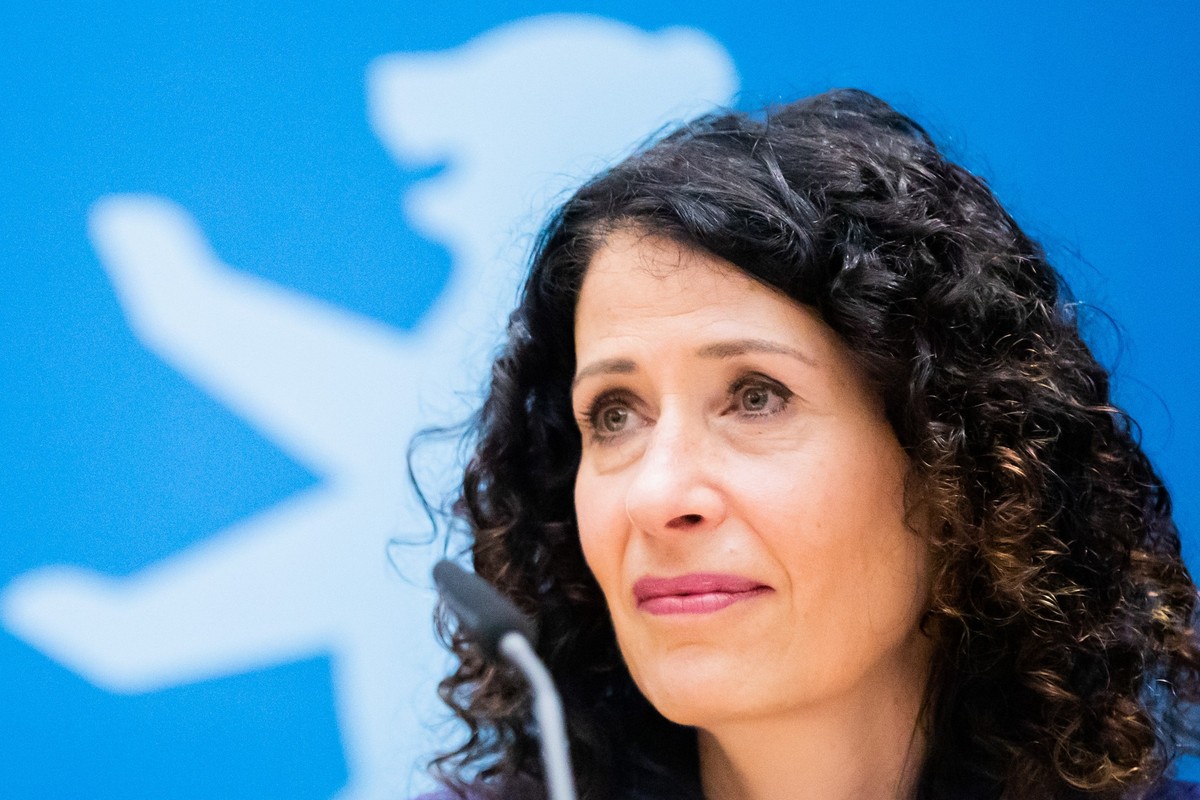 ARCHIV - 30.08.2022, Berlin: Bettina Jarasch (Bündnis 90/Die Grünen), Berliner Senatorin für Umwelt, Verkehr, Klima- und Verbraucherschutz, nimmt an einer Pressekonferenz im Anschluss an die Sitzung d ...