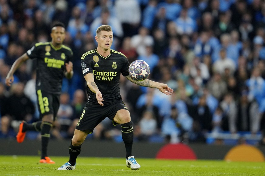 17.05.2023, Großbritannien, Manchester: Fußball: Champions League, Manchester City - Real Madrid, K.o.-Runde, Halbfinale, Rückspiel: Toni Kroos von Real Madrid in Aktion. Foto: Jon Super/AP/dpa +++ dp ...