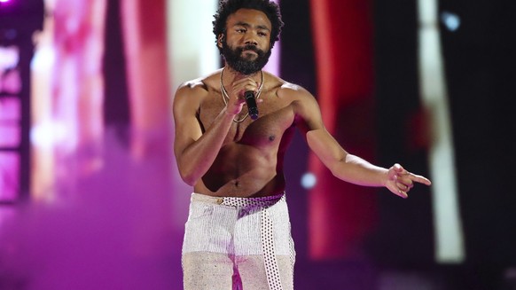 BESTAND - Op deze bestandsfoto van vrijdag 21 september 2018 treedt Childish Gambino op tijdens het iHeartRadio Music Festival Dag 1 van 2018, gehouden in de T-Mobile Arena in Las Vegas. Hiphop is een integraal onderdeel van de sociale...