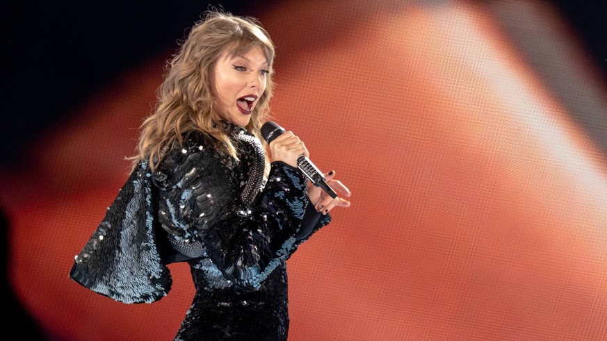 Entertainment Themen der Woche KW22 Entertainment Bilder des Tages June 1, 2018 - Chicago, Illinois, U.S - TAYLOR SWIFT during the Reputation Tour at Soldier Field in Chicago, Illinois Chicago U.S. -  ...