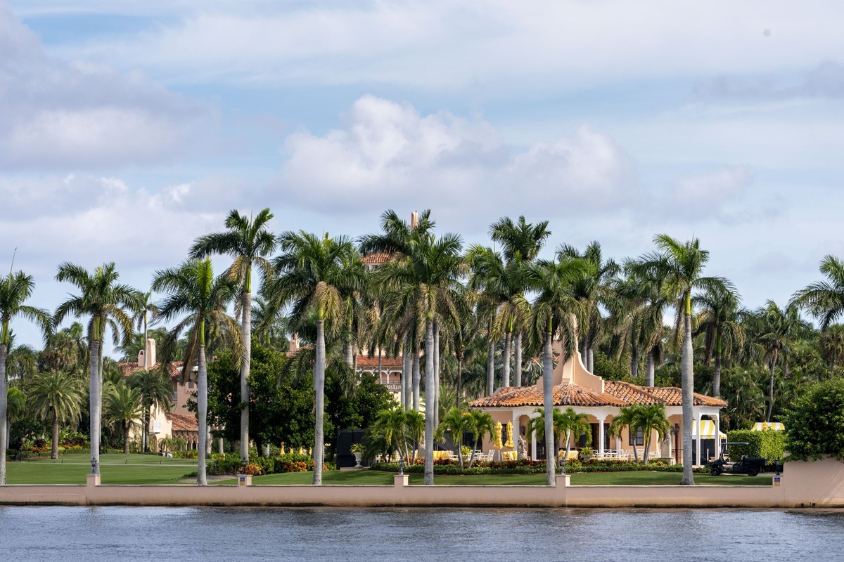 Former President Donald Trump&#039;s Mar-a-lago resort in Palm Beach, Fla., Tuesday, Nov. 15, 2022. Trump is preparing to launch his third campaign for the White House with an announcement Tuesday nig ...