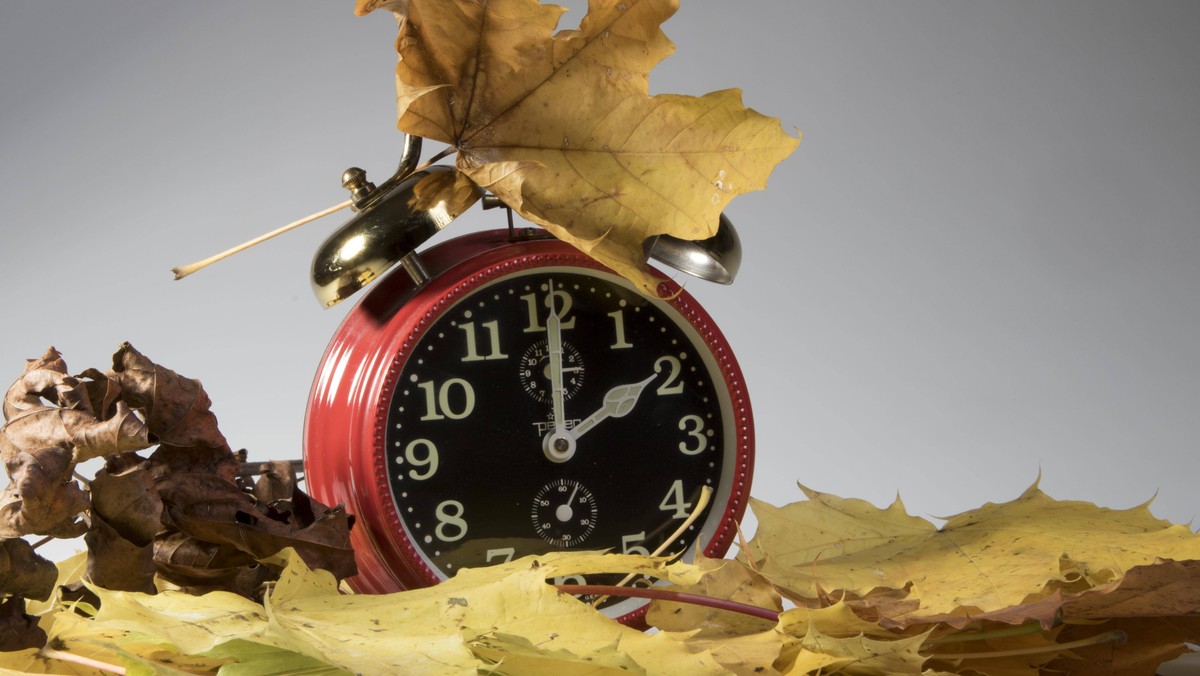 AUT, STUDIO, AUFNAHMETISCH; 2017- 10-24: THEMENBILD STUDIO - ZEITUMSTELLUNG AUF WINTERZEIT - AM LETZTEN SONNTAG IM OKTOBER WERDEN DIE UHREN UM EINE STUNDE VON 03:00 UHR AUF 02:00 ZURUECKGESTELLT; *** ...