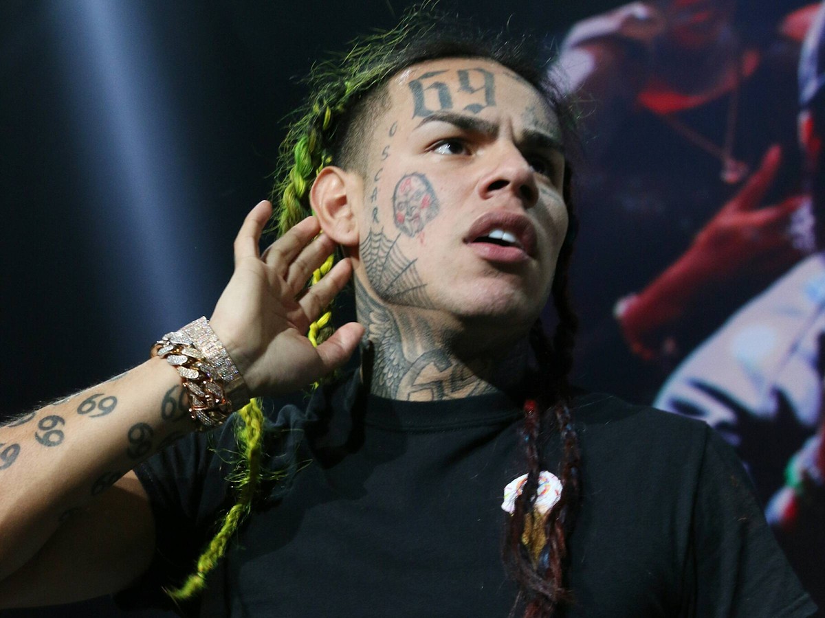 ***FiLE Photo*** Tekashi69 Pleads Guilty On 9 Counts of Drugs, Guns and Racketeering NEWARK, NJ - OCTOBER 28: Tekashi 6ix9ine at Power 105.1 s Powerhouse 2018 at Prudential Center on October 28, 2018 ...