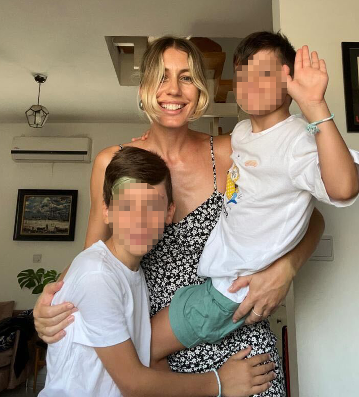 Katharina mit ihren beiden Söhnen