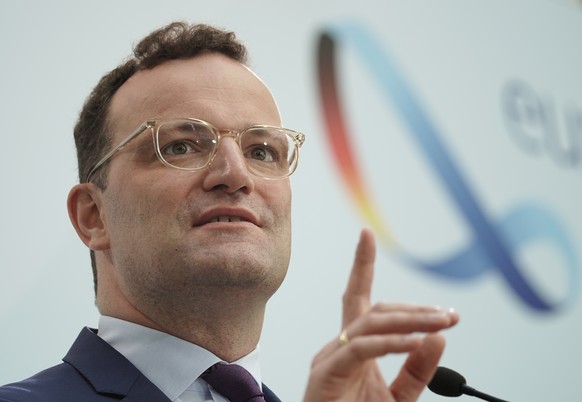 06.08.2020, Berlin: Jens Spahn (CDU), Bundesminister f�r Gesundheit, spricht bei einer Pressekonferenz zum aktuellen Infektionsgeschehen und zur nationalen Teststrategie in der Bek�mpfung der Corona-  ...