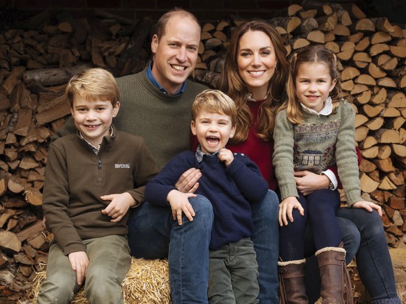 This autumn 2020 image provided by Kensington Palace on Wednesday Dec. 16, 2020, shows the 2020 Christmas card of Britain&#039;s Prince William, Kate, Duchess of Cambridge and their children, Prince G ...