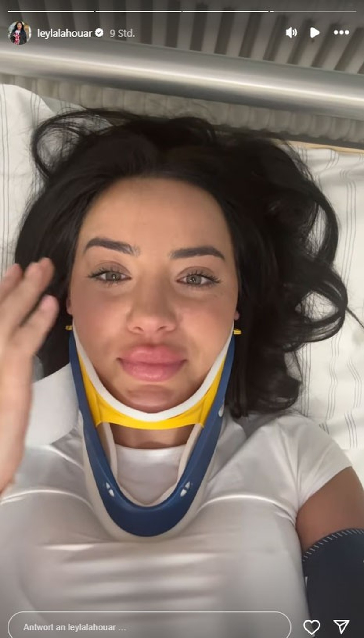 Leyla Lahouar ist nach dem Unfall sichtlich aufgelöst.