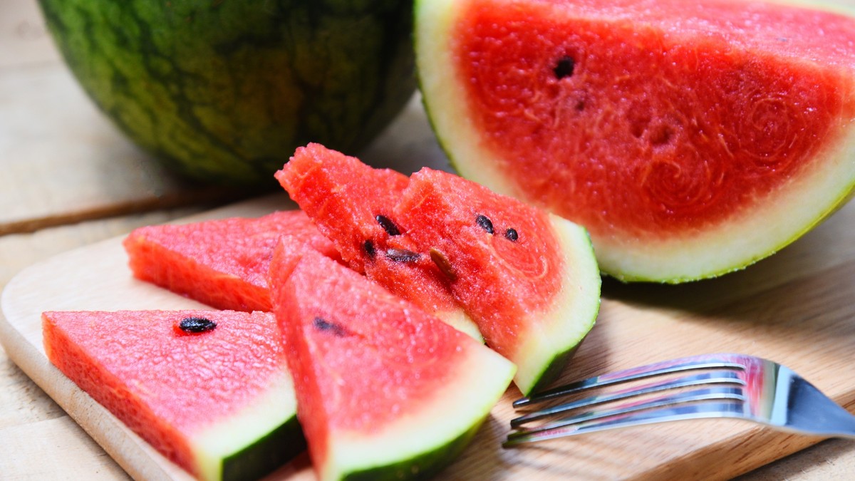 Wassermelone richtig schneiden der beste Trick