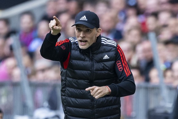 13.05.2023, Bayern, München: Fußball: Bundesliga, Bayern München - FC Schalke 04, 32. Spieltag, Allianz Arena. Münchens Trainer Thomas Tuchel gestikuliert. Foto: Tom Weller/dpa - WICHTIGER HINWEIS: Ge ...