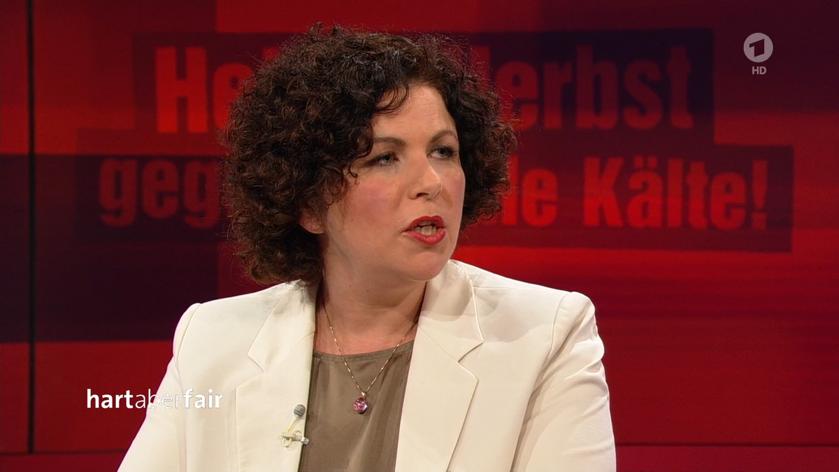 Die Linken-Fraktionsvorsitzende Amira Mohamed Ali denkt über Nord Stream 2 nach.