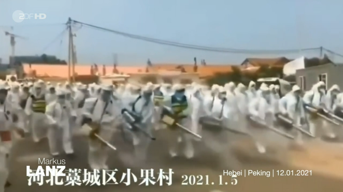 Ein Bild von Massen-Desinfektionen in China.