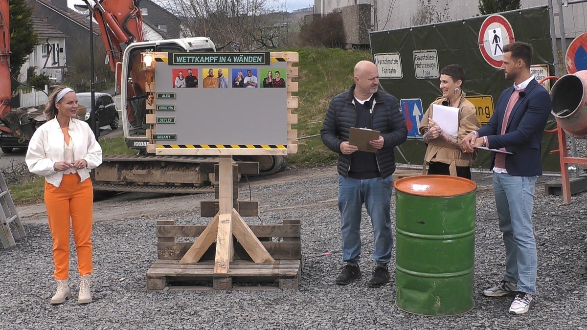 Expertin Eva (l.) mit der Jury v.l.: Detlef, Kristina und Alex

Die Verwendung des sendungsbezogenen Materials ist nur mit dem Hinweis und Verlinkung auf RTL+ gestattet.