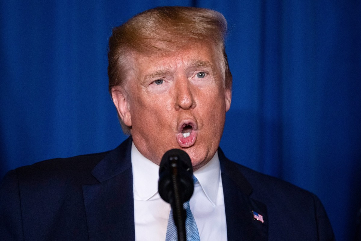 ARCHIV - 03.01.2020, USA, Palm Beach: Donald Trump, damaliger Pr