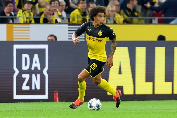 Dortmund, Deutschland, 03.08.2019, DFL Supercup, BV Borussia Dortmund - FC Bayern Muenchen, Axel Witsel (BVB) in aktion, am Ball, Einzelaktion, controls the ball( Dortmund Signal Iduna Park North Rhin ...