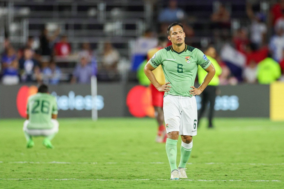Soccer: Copa America-Bolivia vs Panama Jul 1, 2024 Orlando, FL, USA Bolivia midfielder Leonel Justiniano 6 reacts after losing to Panama during a Copa America group stage match at Inter&amp;CO Stadium ...