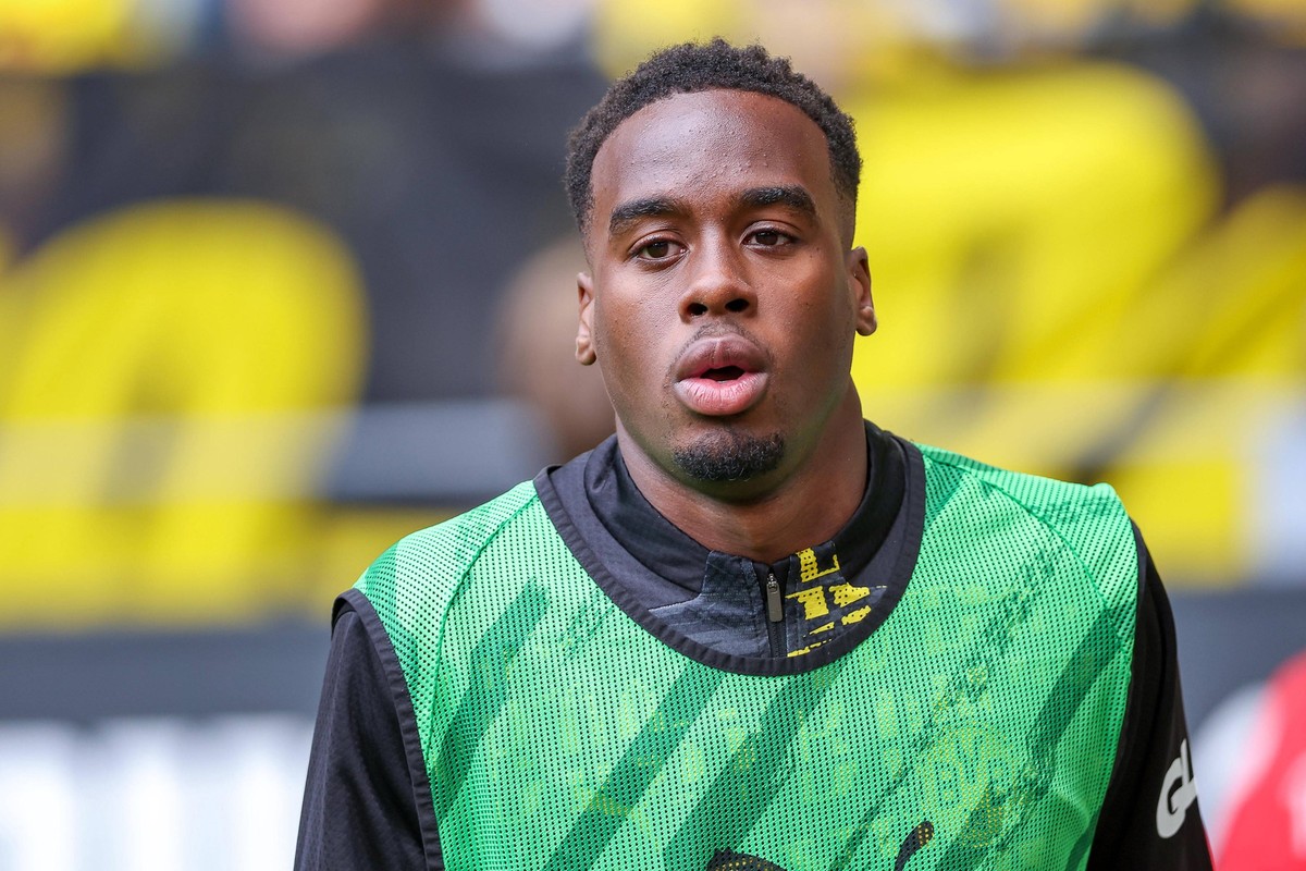 17.05.2025, Fu�ball, Borussia Dortmund - Holstein Kiel, 1. Fu�ball Bundesliga, 34. Spieltag, Signal Iduna Park, Saison 2024 2025: Jamie Gittens BVB 43 DFB regulations prohibit any use of photographs a ...