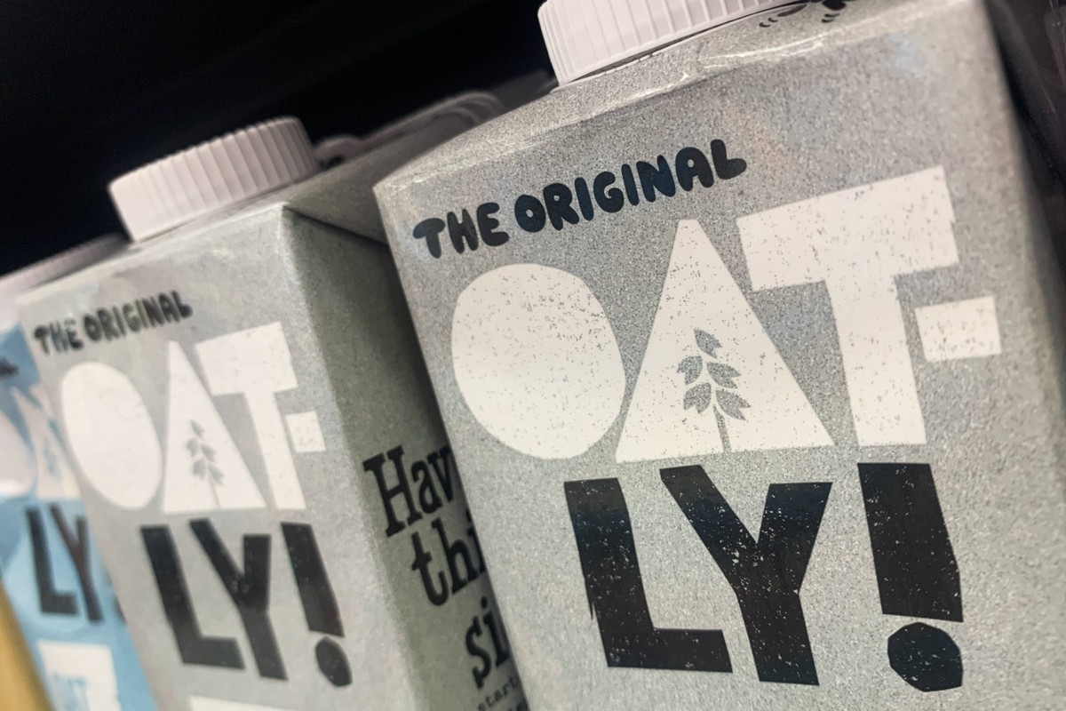 Israel Economy Oatly packaging are seen in a grocery store in Tel Aviv, Israel on December 29, 2022. Tel Aviv Israel PUBLICATIONxNOTxINxFRA Copyright: xJakubxPorzyckix originalFilename: porzycki-israe ...