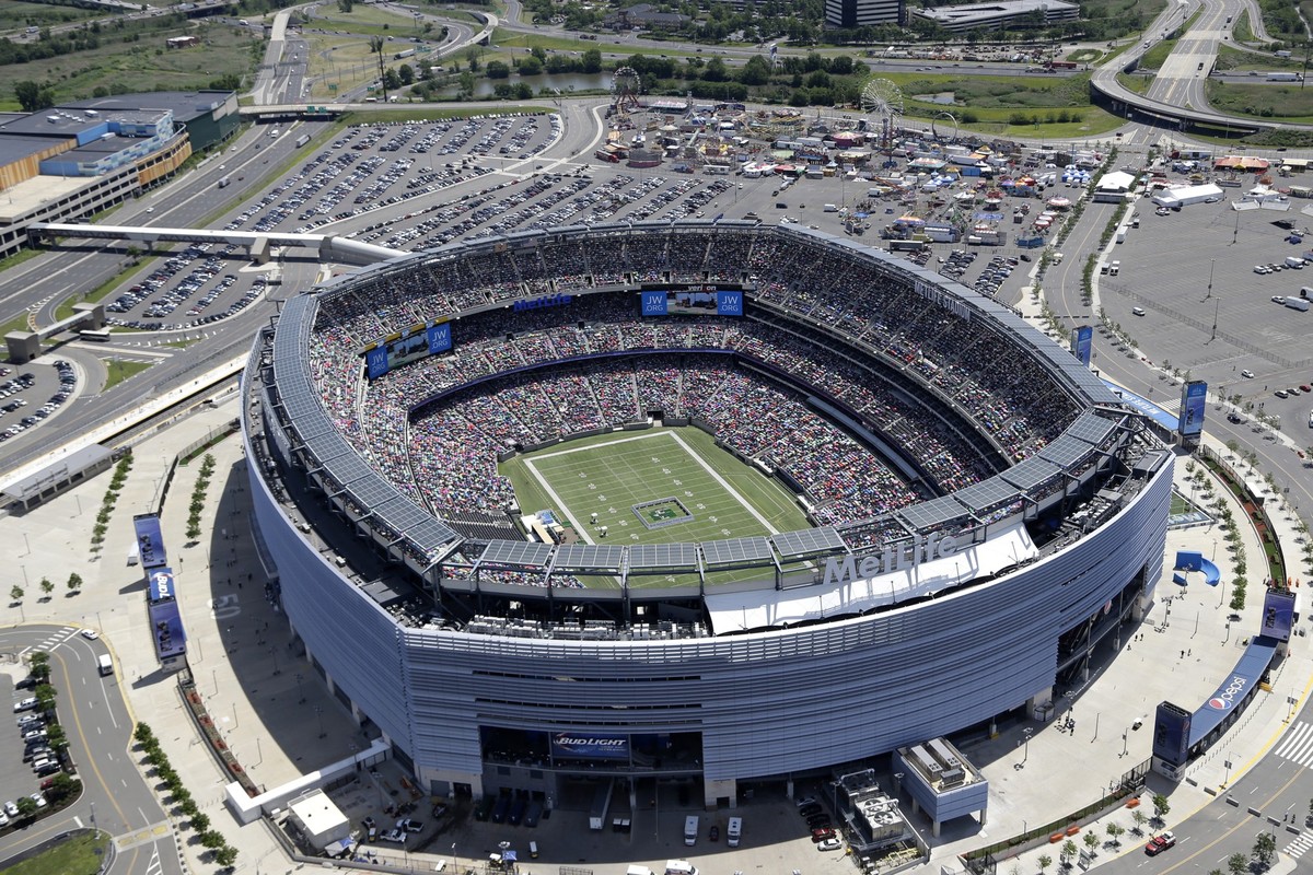 FILE - This is an aerial view showing MetLife Stadium in East Rutherford, N.J., June 20, 2014. The 2026 World Cup final will be at MetLife Stadium in East Rutherford, N.J., on July 19. FIFA made the a ...