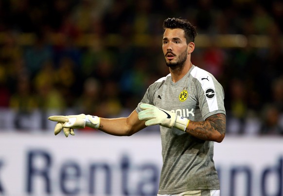 Roman Buerki (Dortmund) mit Logo von Opel auf dem Trikot beim Spiel Borussia Dortmund vs. FC Bayern Muenchen, Fussball, DFL-Supercup, 05.08.2017 Foto: Mario Hommes / Eibner