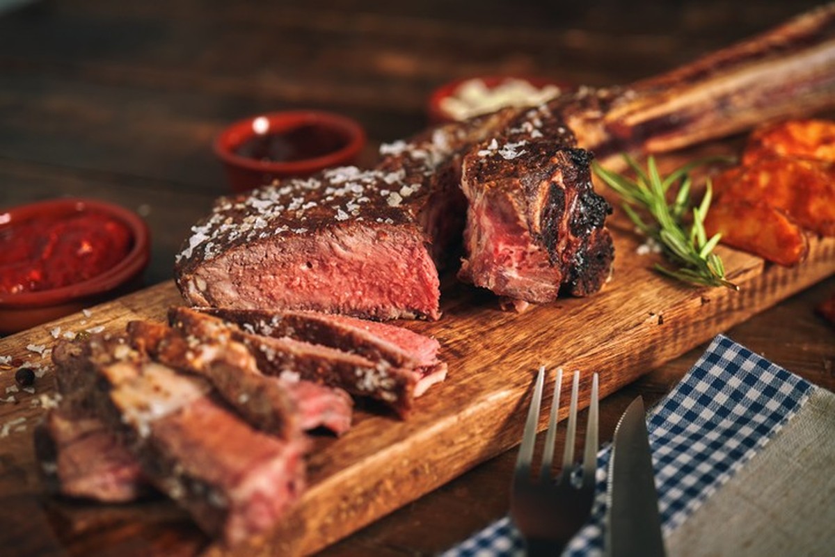 Tomahawk Steak with Country Potatoes