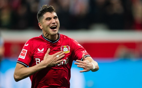 19.03.2023, Nordrhein-Westfalen, Leverkusen: Fußball: Bundesliga, Bayer Leverkusen - Bayern München, 25. Spieltag, BayArena. Leverkusens Exequiel Palacios jubelt nach seinem Elfmetertor zum 2:1. Foto: ...