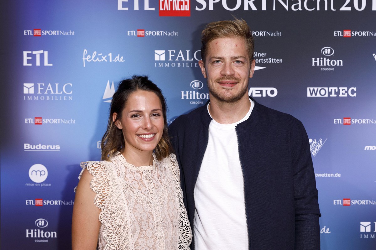 Moritz Müller mit Ehefrau Nadja bei der ETL Sportnacht im Rheinenergie Stadion in Müngersdorf. Köln, 28.08.2019