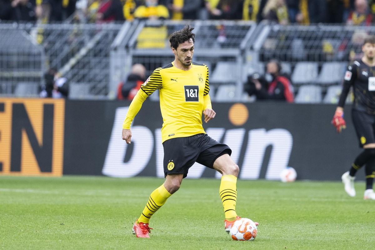 Dortmund, Signal Iduna, 30.10.21: Mats Hummels (BVB) am Ball im Spiel der 1.Bundesliga 1.FC Köln vs. Borussia Dortmund. Foto: pressefoto Mika Volkmann