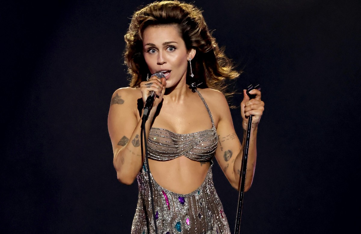 LOS ANGELES, CALIFORNIA - FEBRUARY 04: Miley Cyrus performs onstage during the 66th GRAMMY Awards at Crypto.com Arena on February 04, 2024 in Los Angeles, California. (Photo by Kevin Winter/Getty Imag ...