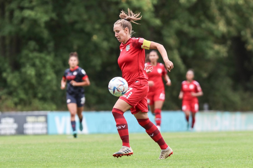 Fussball, Flyeralarm Frauen Bundesliga Saison 2022/2023 Testspiel MSV Duisburg - PSV Eindhoven 27.08.2022, Trainingsgel