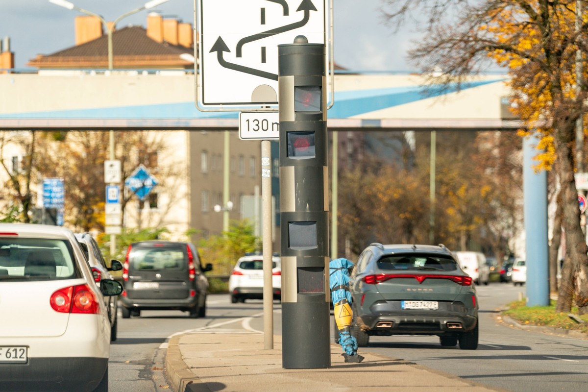 Deutschland, Bayern, Europa, München, Landeshauptstadt München, Stadtverkehr, Straßenverkehr, Verkehr, Verkehrsüberwachung, Blitzer, Radarkontrolle, Geschwindigkeitsmessung, Geschwindigkeitskontrolle, ...