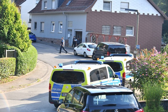 News Bilder des Tages Bei einem Beziehungsdrama in Ottweiler werden am Freitagabend 29.7.2022 zwei Menschen erschossen. Die Polizei bestätigte den Vorgang ohne Details zu nennen. Nachbar sagen, dass e ...