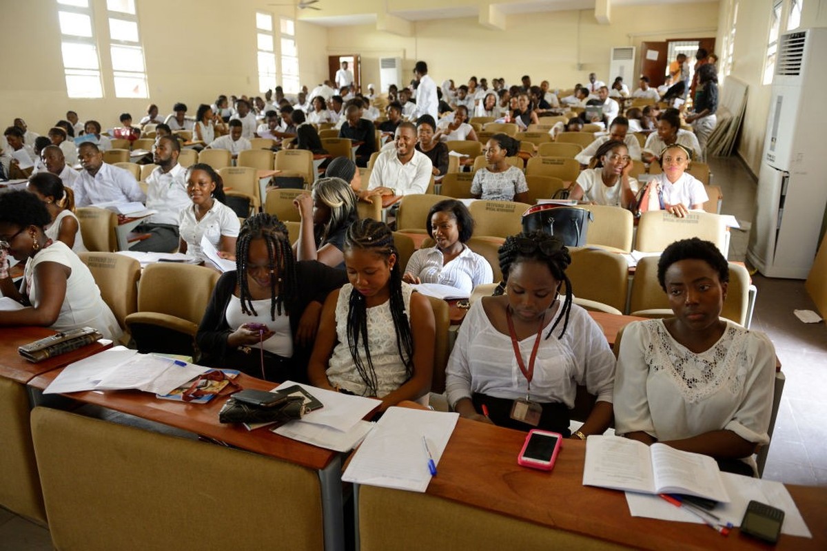LAGOS, NIGERIA - MARCH 10 : Students in Lagos university on March 10, 2016 in Lagos, Nigeria - West Africa. (Photo by Frédéric Soltan/Getty Images)
