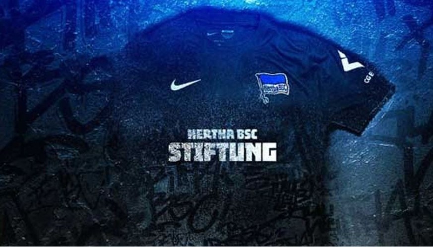 Das Design des neuen Sondertrikots von Hertha BSC ist schwarz, im Streetart-Style gehalten und soll eine "Hommage an die Straßen Berlins" darstellen.