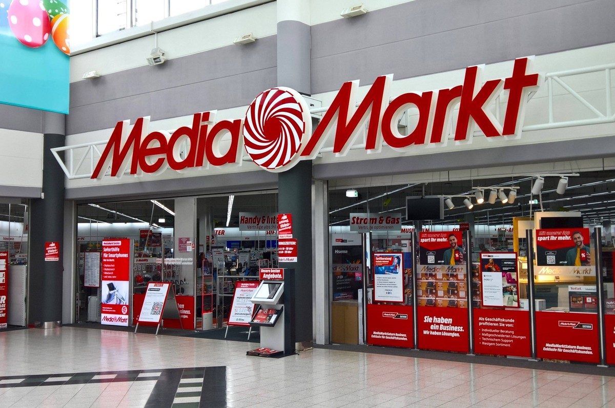 Die MediaMarktSaturn Retail Group - handelsrechtlich Media-Saturn-Holding GmbH, ist Betreiber einer deutschen Elektronik-Fachmarktkette, die zugleich die groesste Europas ist. Das Unternehmen fasst di ...