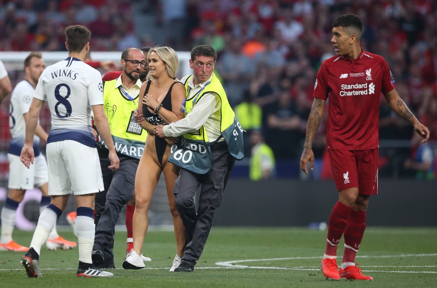 Tottenham Hotspur v Liverpool UEFA Champions League Final A streaker enter the field of play during the UEFA Champions League Final at the Wanda Metropolitano Stadium, Madrid PUBLICATIONxNOTxINxUKxCHN ...