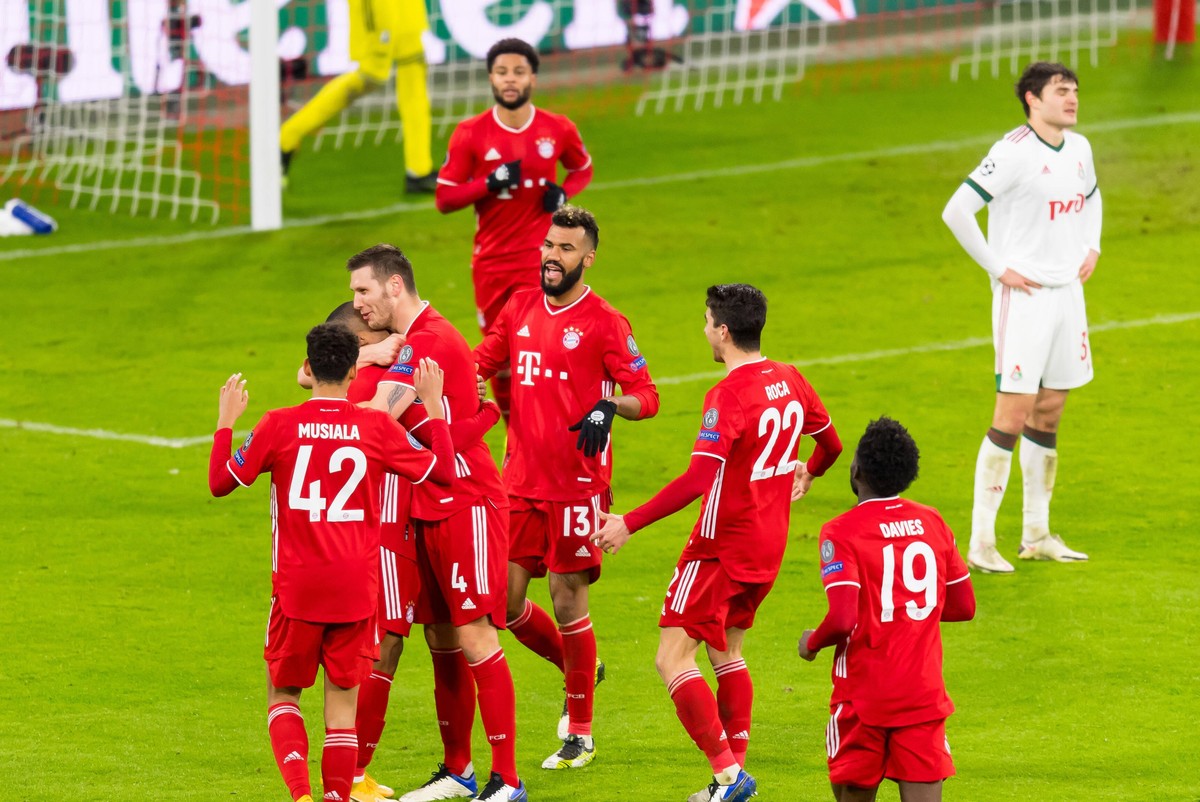 Auch Ergänzungsspieler wie Musiala, Costa, Choupo-Moting und Roca liefern ab. Alphonso Davies (r.) sowieso, der Kanadier zeigte ein starkes Comeback nach langer Verletzungspause.
