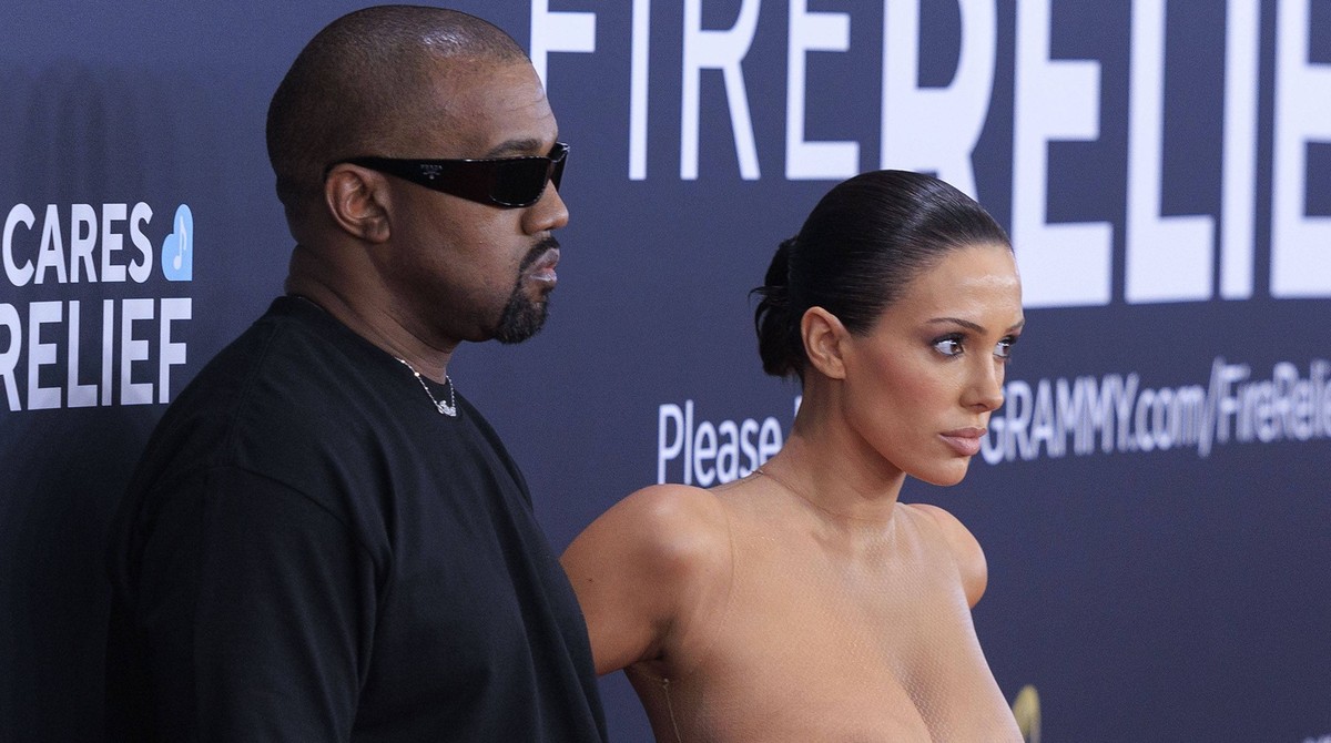 February 2, 2025, Los Angeles, California, USA: Kanye West and wife Bianca Censori at the 67th Grammy Awards held at Crypto.com Arena in Los Angeles California on Sunday February 2, 2025. JAVIER ROJAS ...