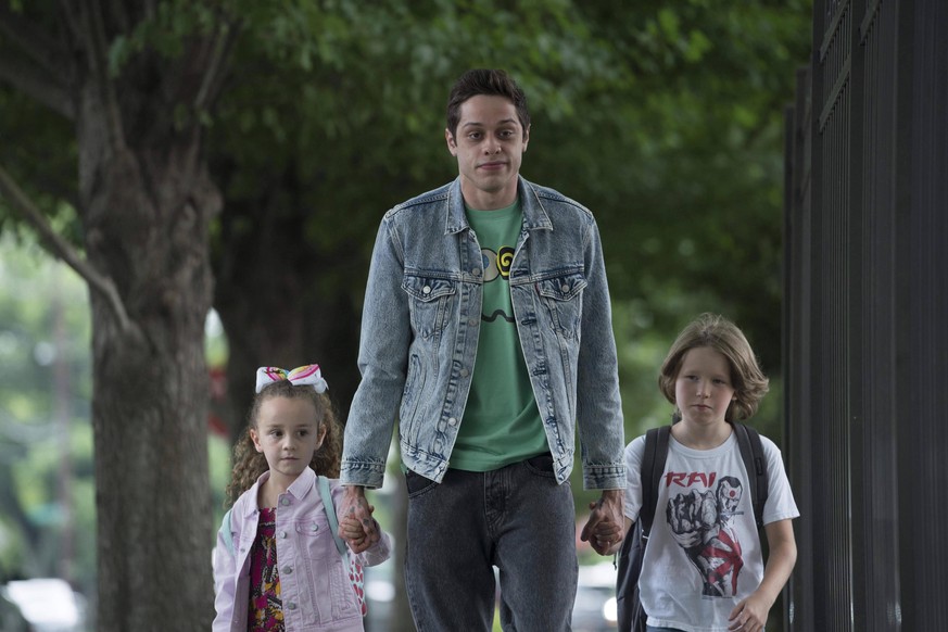 Pete Davidson, The King of Staten Island 2020 Credit: Mary Cybulski / Universal Pictures / The Hollywood Archive Los Angeles CA PUBLICATIONxINxGERxSUIxAUTxONLY Copyright: xMaryxCybulskix/xUniversalxPi ...