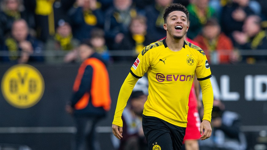 ARCHIV - 01.02.2020, Nordrhein-Westfalen, Dortmund: Fußball: Bundesliga, Borussia Dortmund - 1. FC Union Berlin, 20. Spieltag im Signal Iduna Park. Dortmunds Jadon Sancho steht nach seiner vergebenen  ...