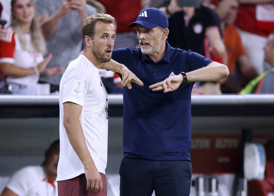 KANE Harry Team FC Bayern Muenchen bei der Einwechslung in der 63.Minute mit Trainer TUCHEL Thomas DFL Fussball Bundesliga Saison 2023 - 2024 Super Cup Finale 2023 Spiel FC Bayern Muenchen - RB Leipzi ...